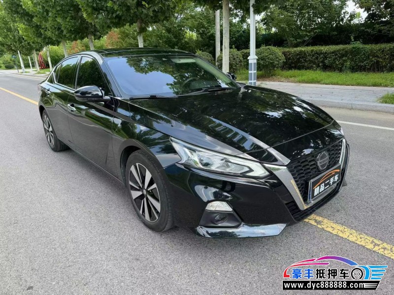 19年日产天籁轿车抵押车出售