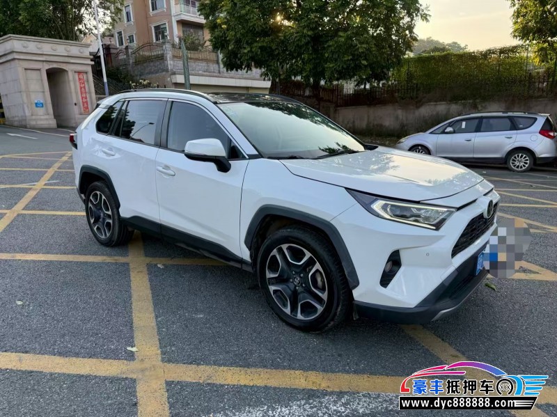 20年丰田RAV4轿车抵押车出售