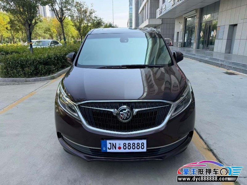 抵押车出售18年别克GL8轿车