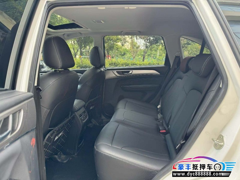 25年长城M6轿车抵押车出售