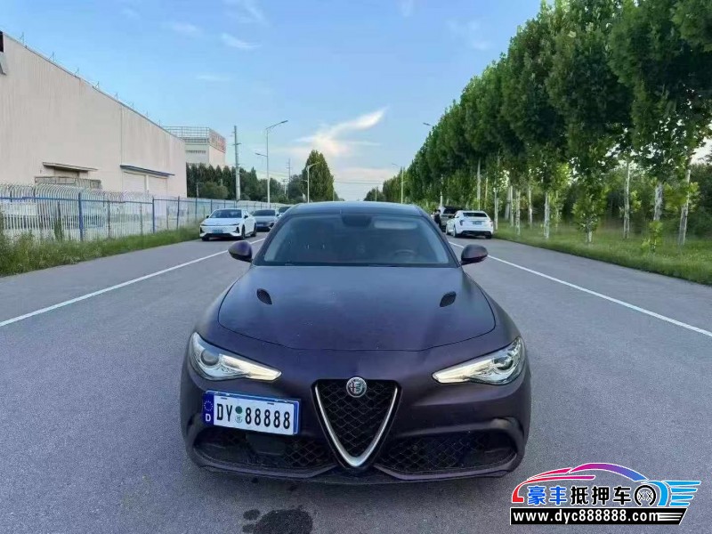 21年阿尔法·罗密欧Giulia轿车抵押车出售