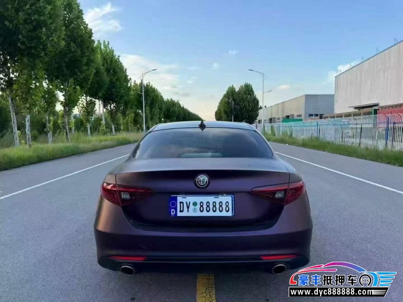 21年阿尔法·罗密欧Giulia轿车抵押车出售