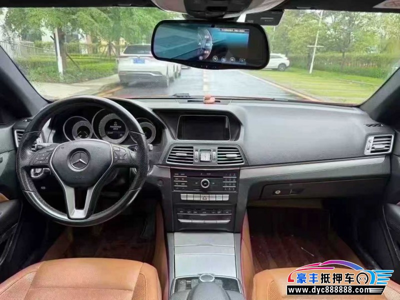 16年奔驰E轿车抵押车出售