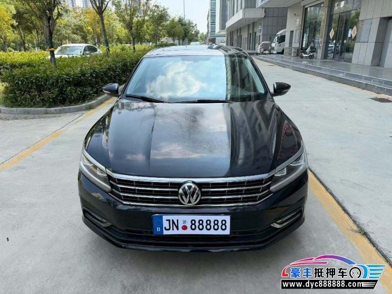 抵押车出售17年大众帕萨特轿车