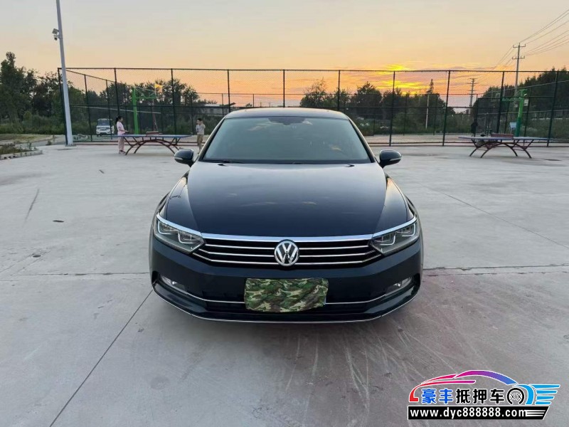 抵押车出售18年大众迈腾轿车