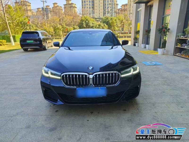 抵押车出售22年宝马5系轿车
