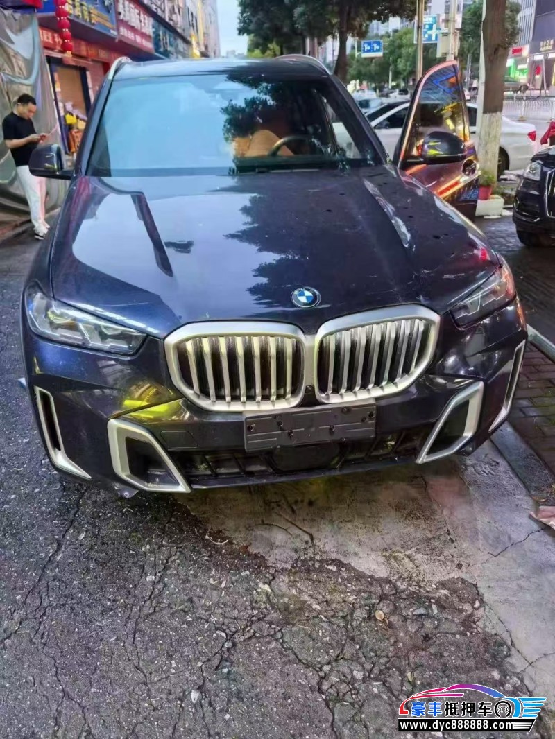 抵押车出售24年宝马X5轿车