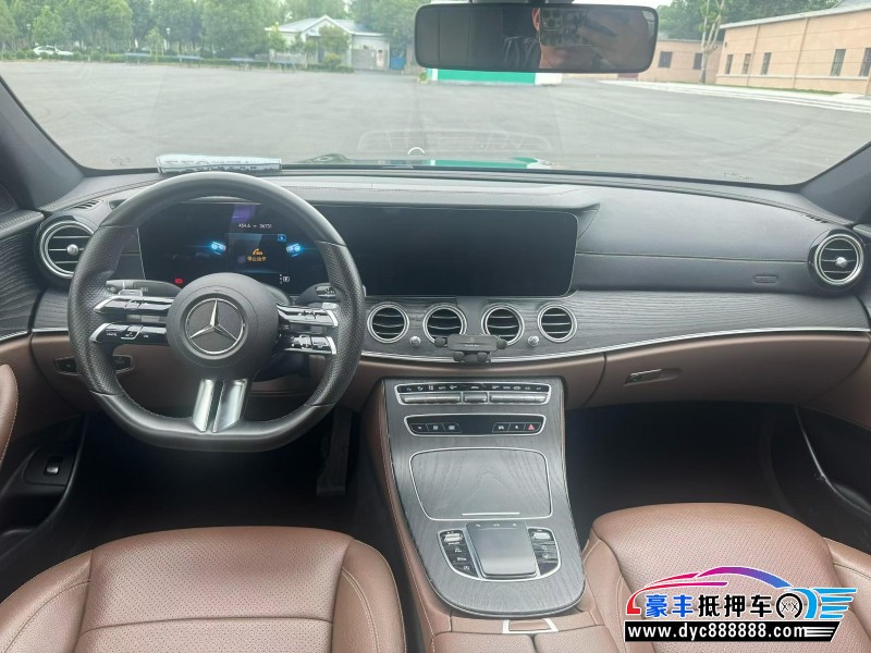 22年奔驰E轿车抵押车出售