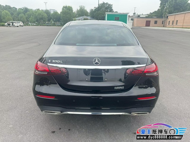 22年奔驰E轿车抵押车出售