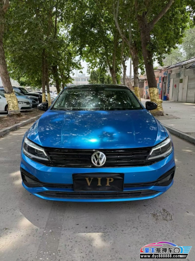 抵押车出售21年大众凌渡轿车