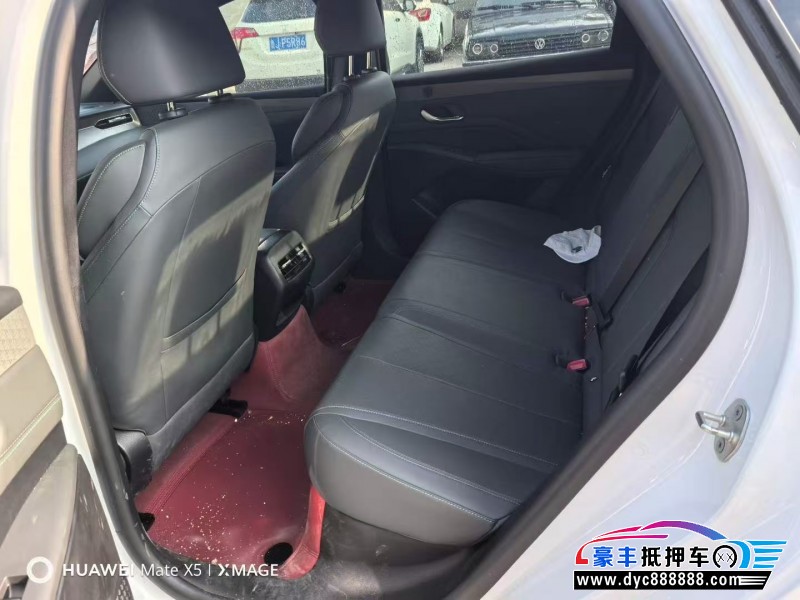 25年比亚迪秦轿车抵押车出售