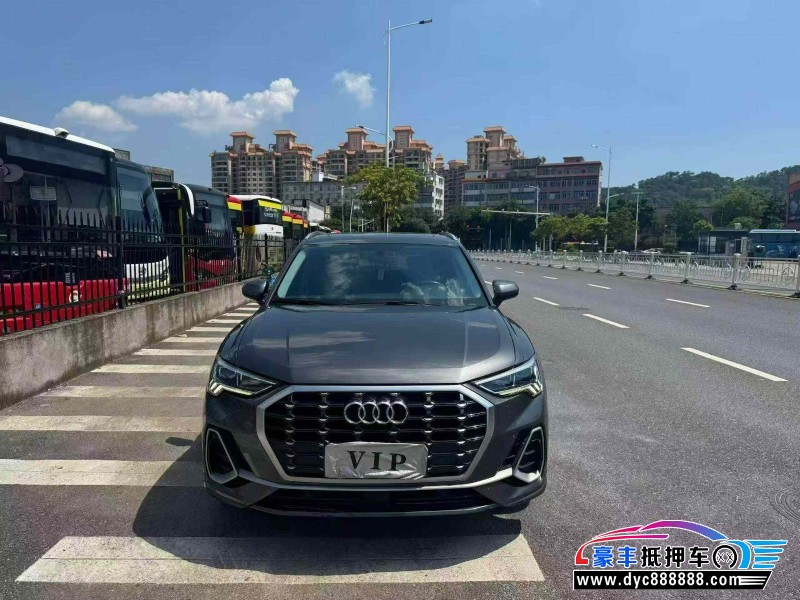 抵押车出售20年奥迪Q3轿车