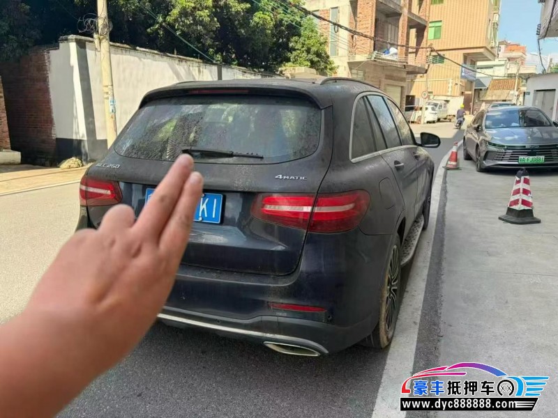 18年奔驰GLC轿车抵押车出售