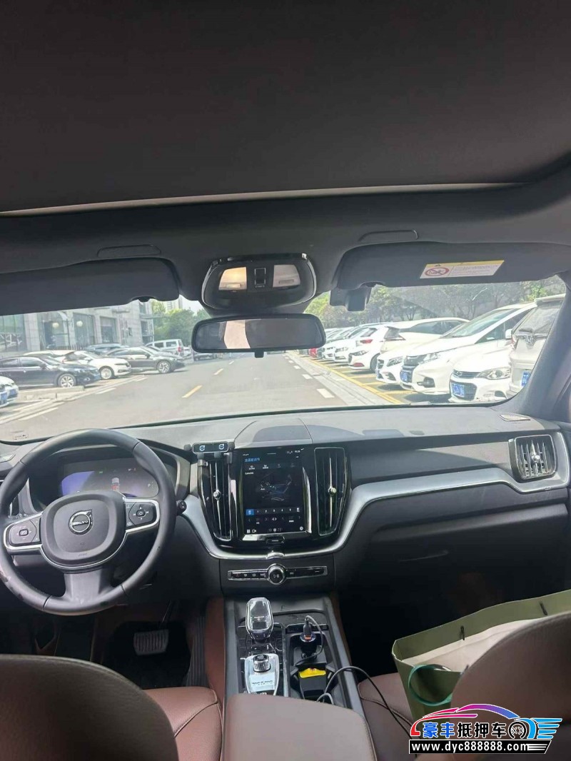 25年沃尔沃XC60轿车抵押车出售