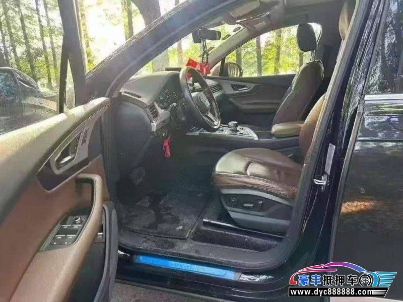 19年奥迪Q7轿车抵押车出售