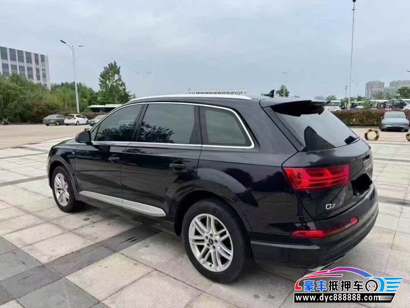 17年奥迪Q7轿车抵押车出售