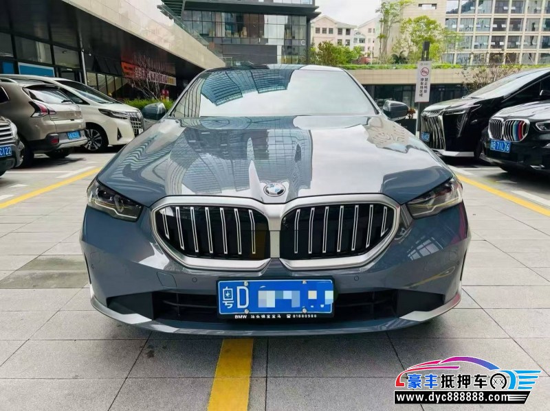 25年宝马5系轿车抵押车出售