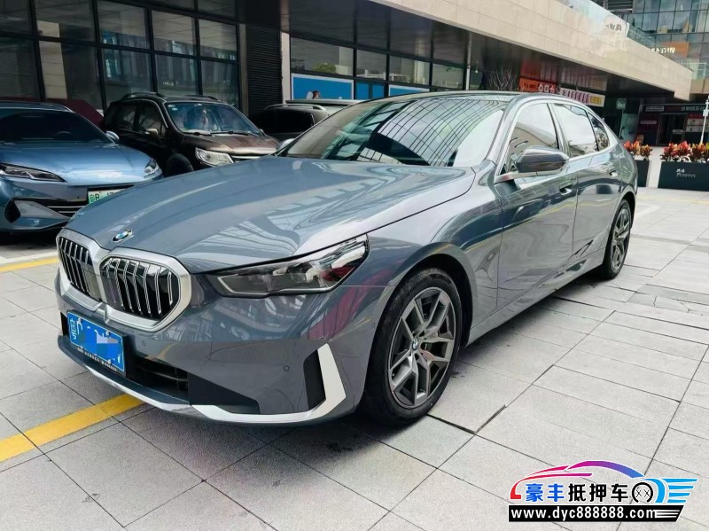 25年宝马5系轿车抵押车出售