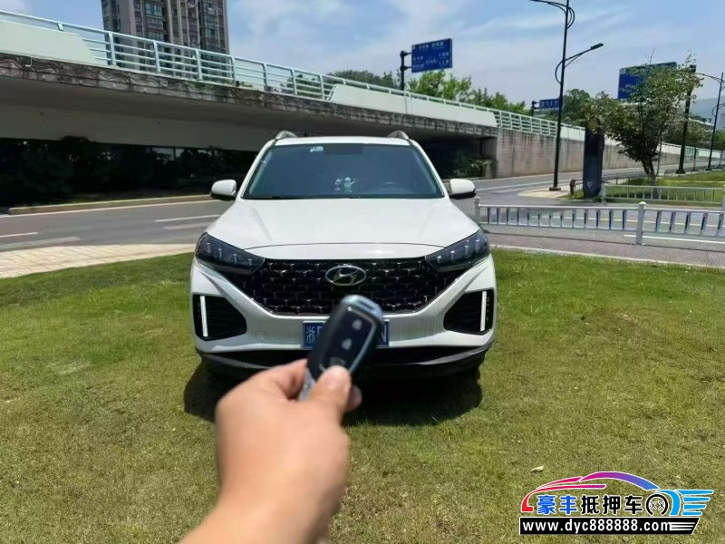抵押车出售23年现代ix35轿车
