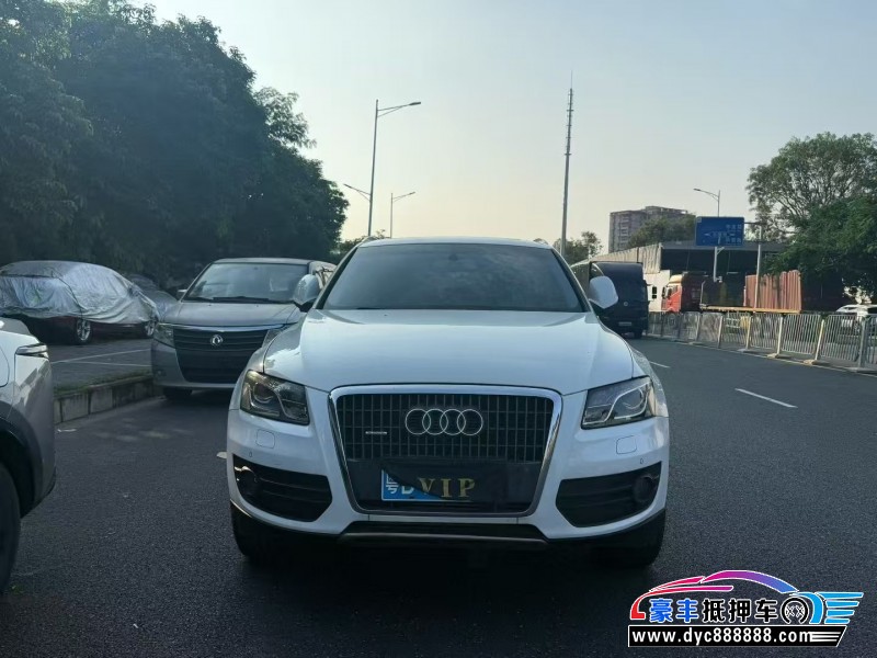 12年奥迪Q3轿车抵押车出售