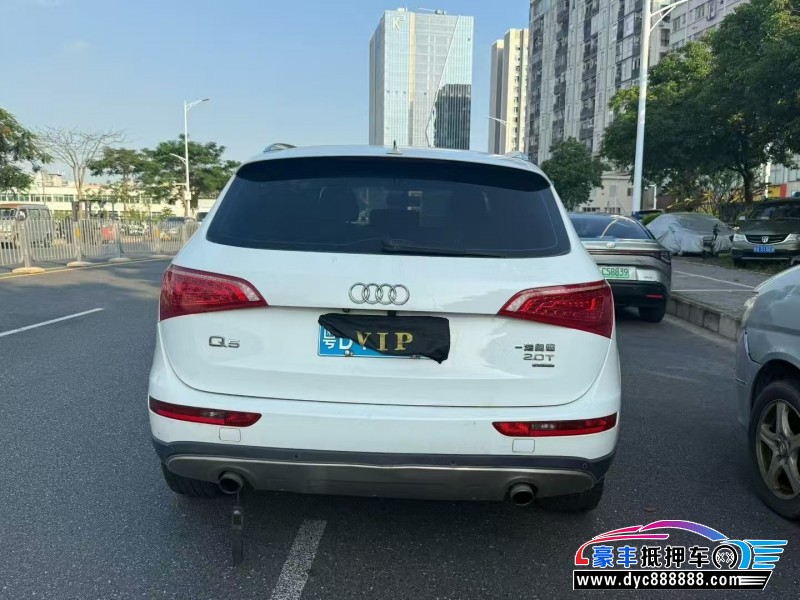 12年奥迪Q3轿车抵押车出售