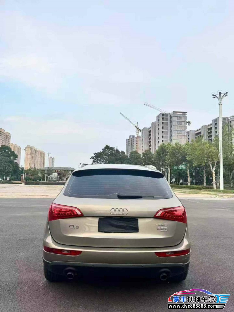 13年奥迪Q5轿车抵押车出售