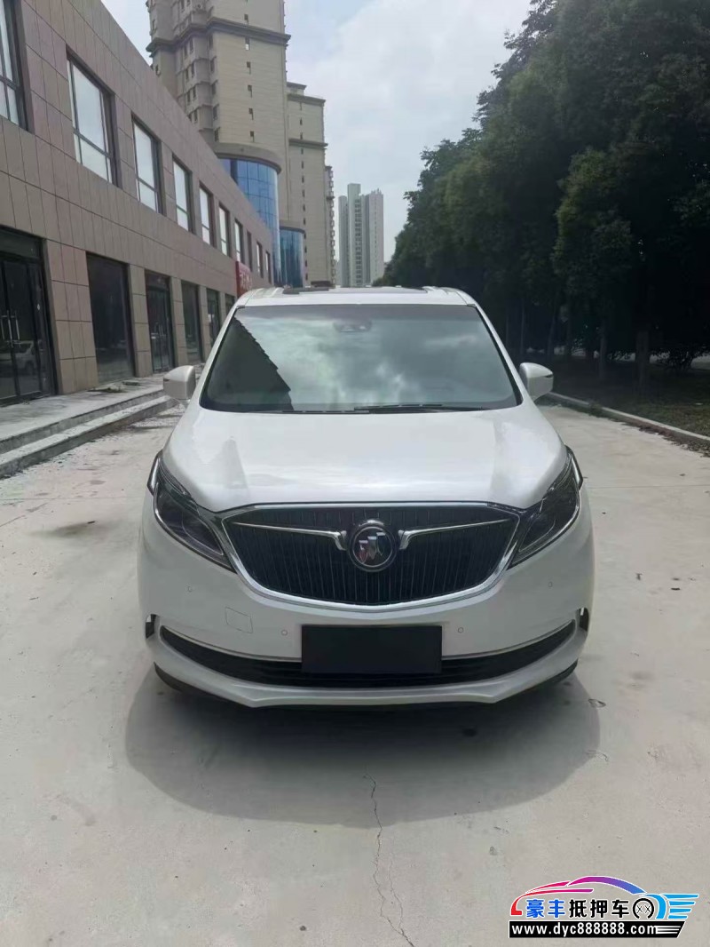 抵押车出售19年别克GL8轿车