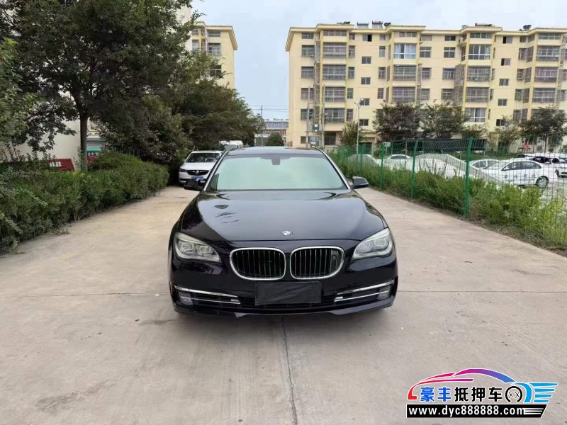 抵押车出售14年宝马7系轿车
