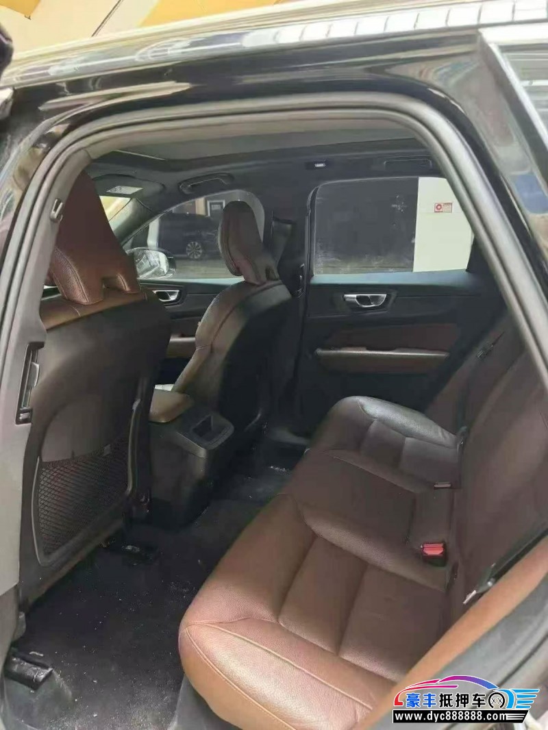 22年沃尔沃XC60轿车抵押车出售