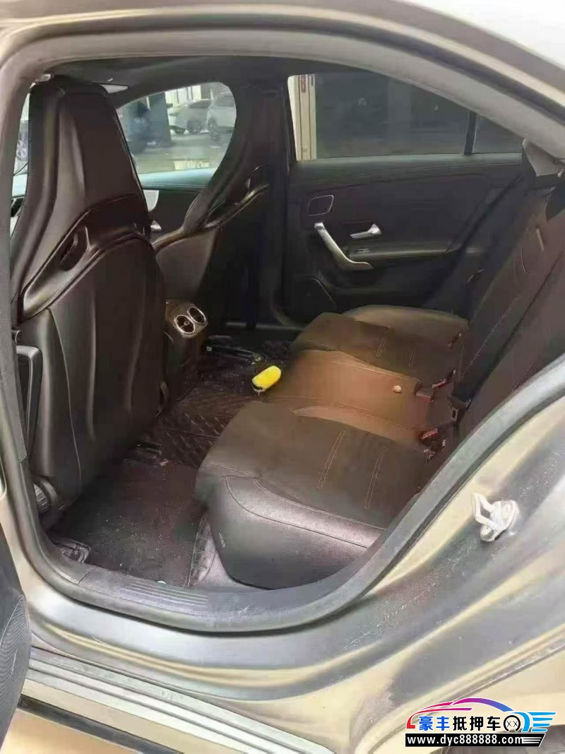 22年奔驰A级AMG轿车抵押车出售