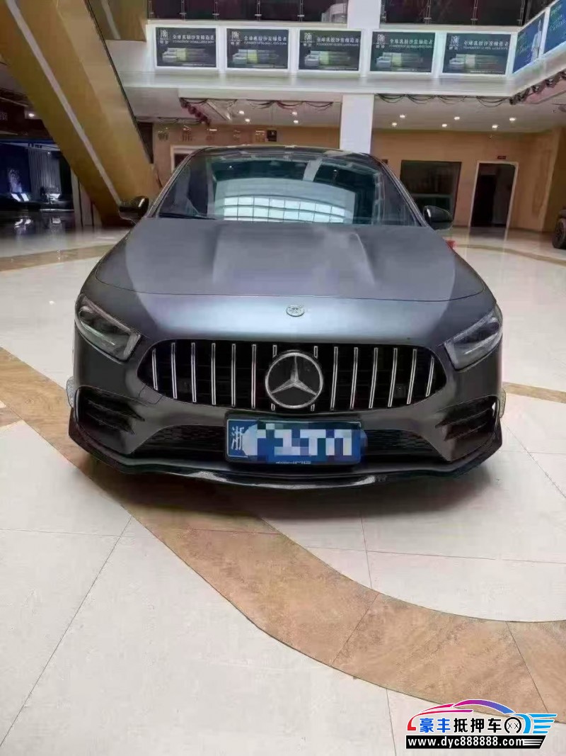抵押车出售22年奔驰A级AMG轿车