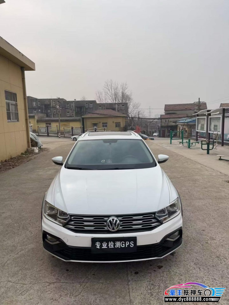 抵押车出售17年大众蔚领轿车