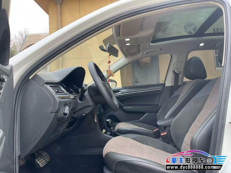 17年大众蔚领轿车抵押车出售
