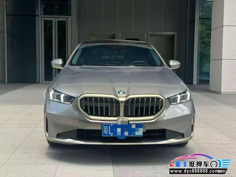 25年宝马5系轿车抵押车出售