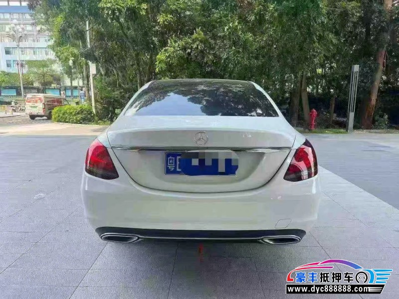 19年奔驰C轿车抵押车出售