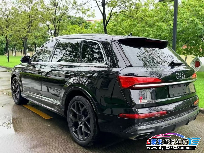24年奥迪Q7轿车抵押车出售