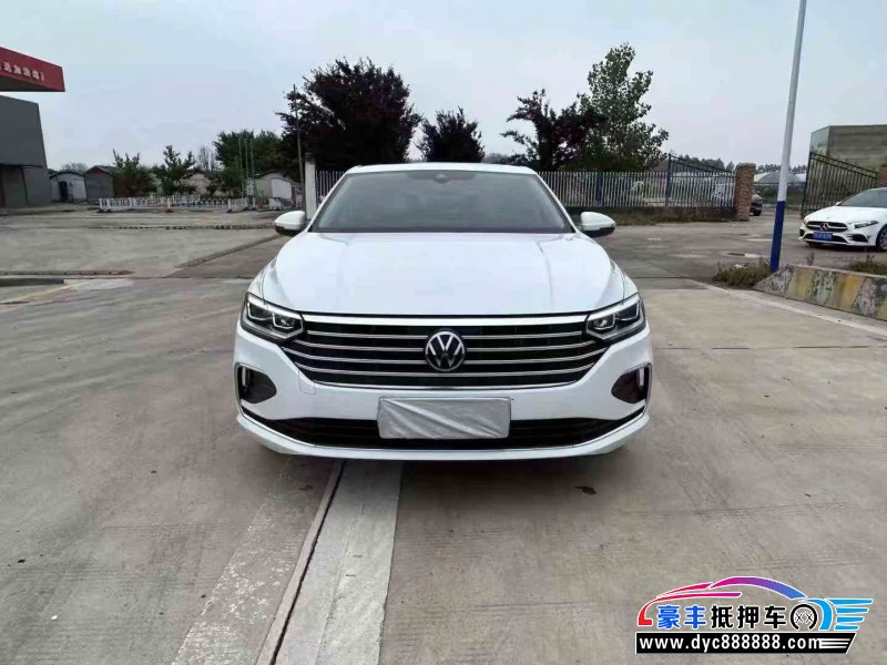 抵押车出售23年大众朗逸轿车