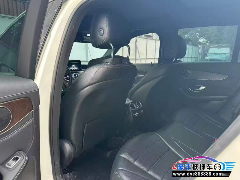 20年奔驰GLC轿车抵押车出售