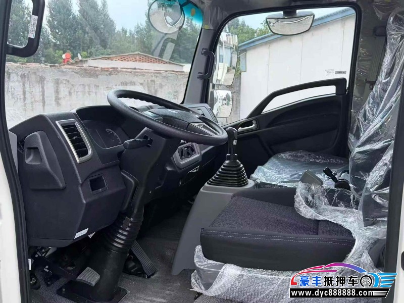 26年重汽豪沃轿车抵押车出售