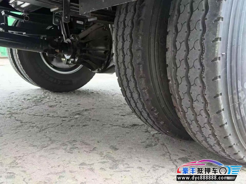 26年重汽豪沃轿车抵押车出售