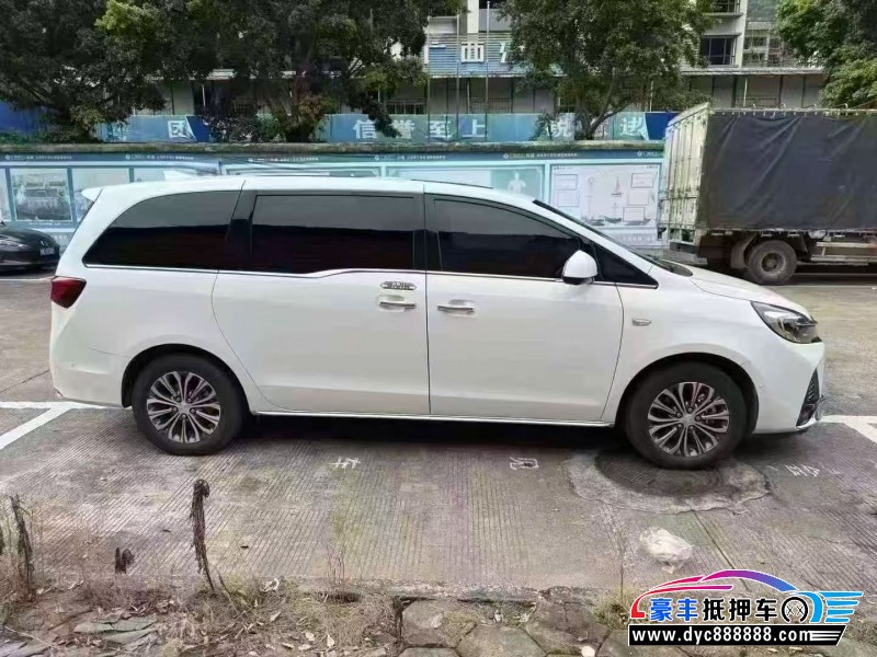 24年别克GL8轿车抵押车出售