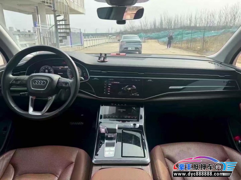 21年奥迪Q7轿车抵押车出售