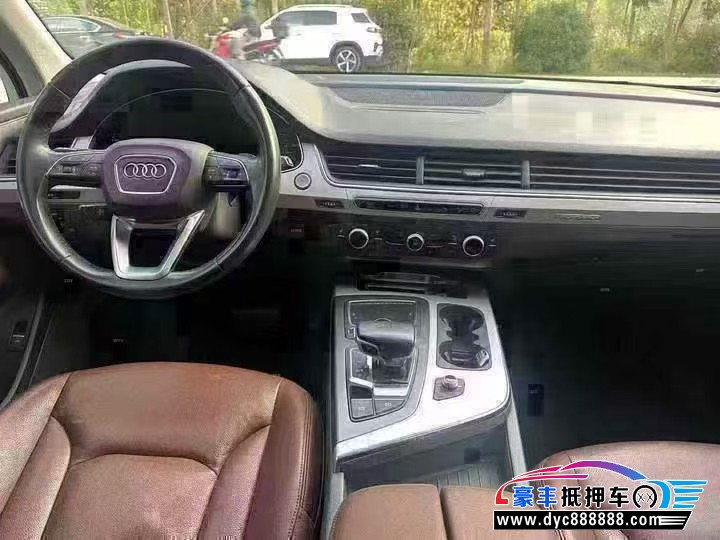 18年奥迪Q7轿车抵押车出售