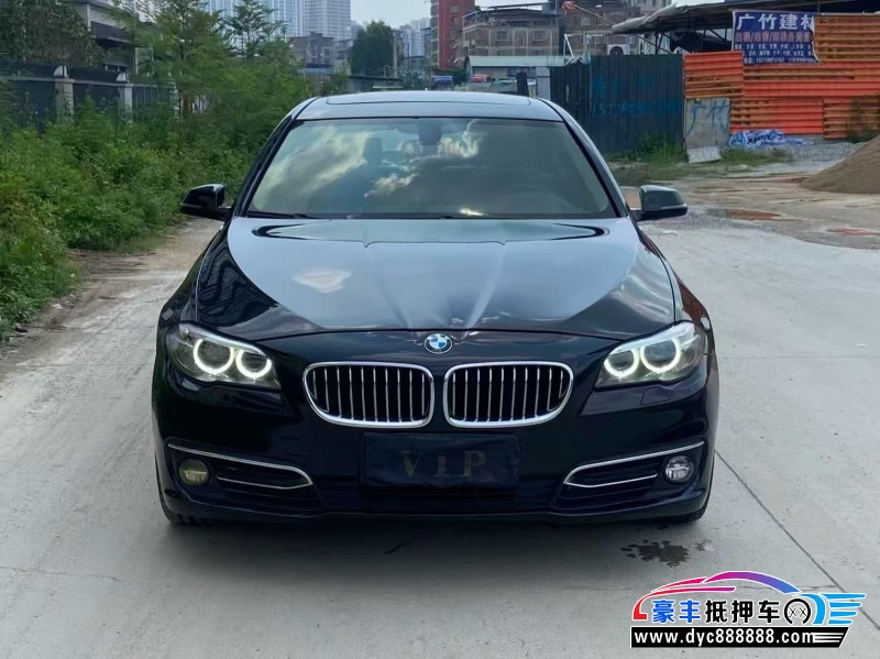 抵押车出售15年宝马5系轿车