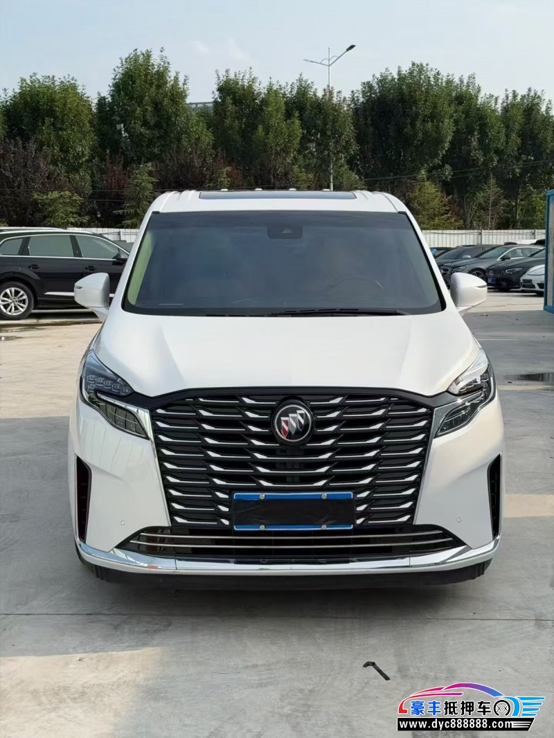 抵押车出售23年别克GL8轿车