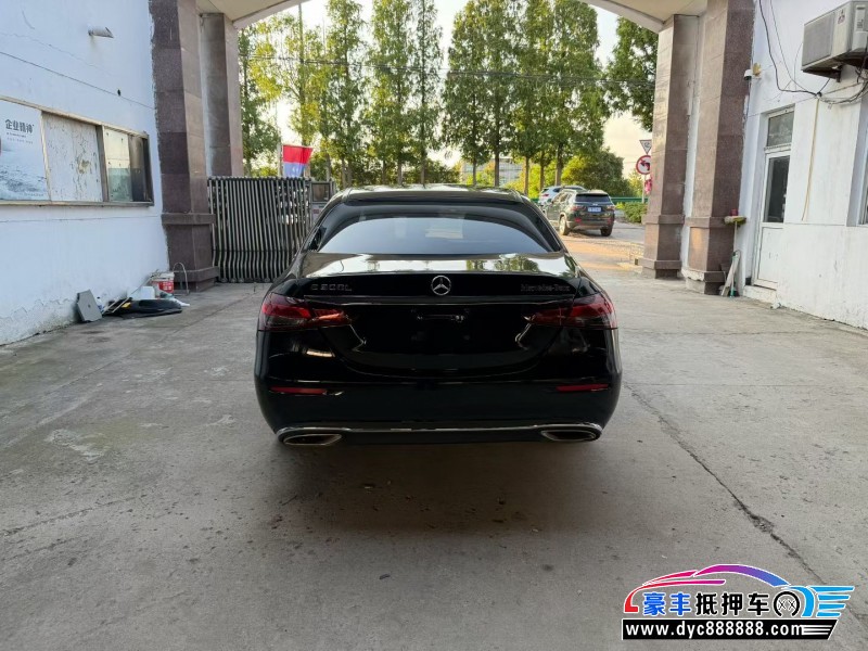 17年奔驰E轿车抵押车出售