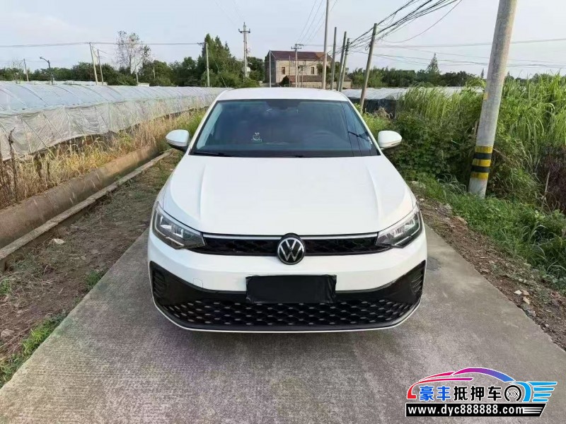 抵押车出售24年大众朗逸轿车