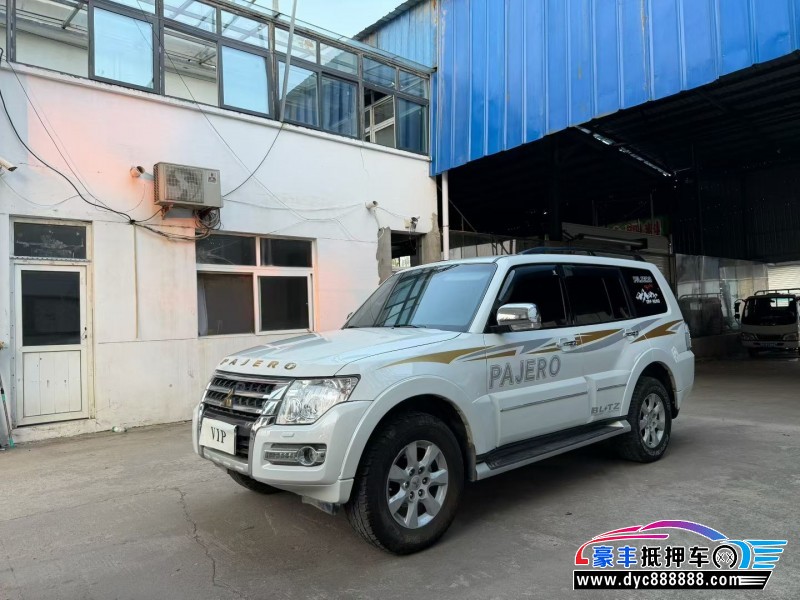 19年三菱帕杰罗轿车抵押车出售