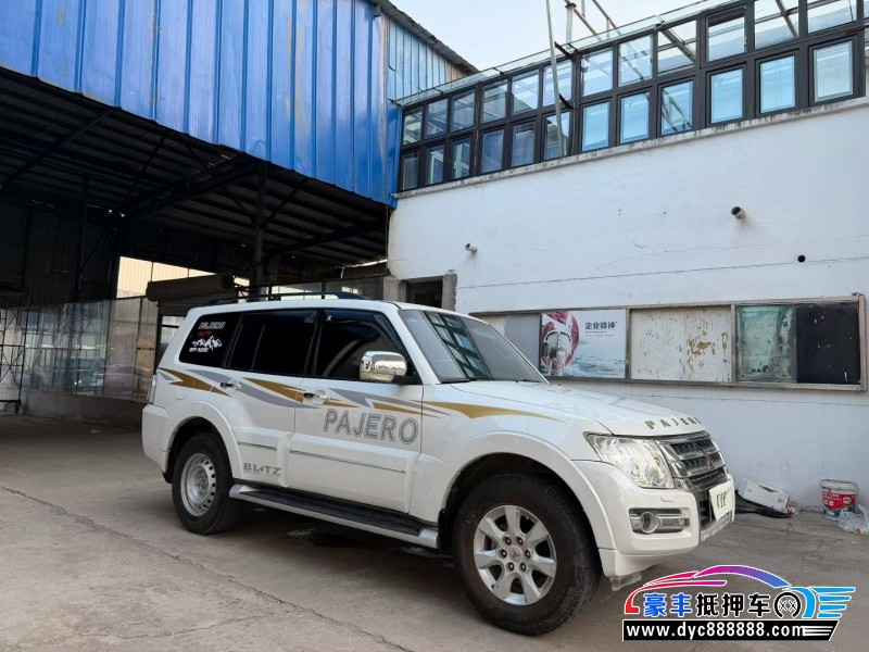 19年三菱帕杰罗轿车抵押车出售