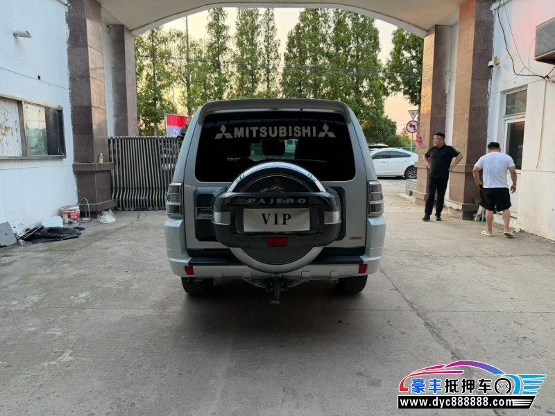 19年三菱帕杰罗轿车抵押车出售